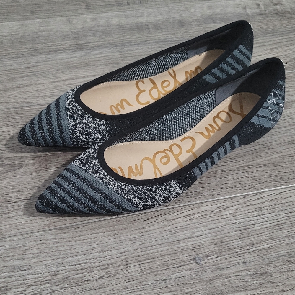 Knit pointy flats